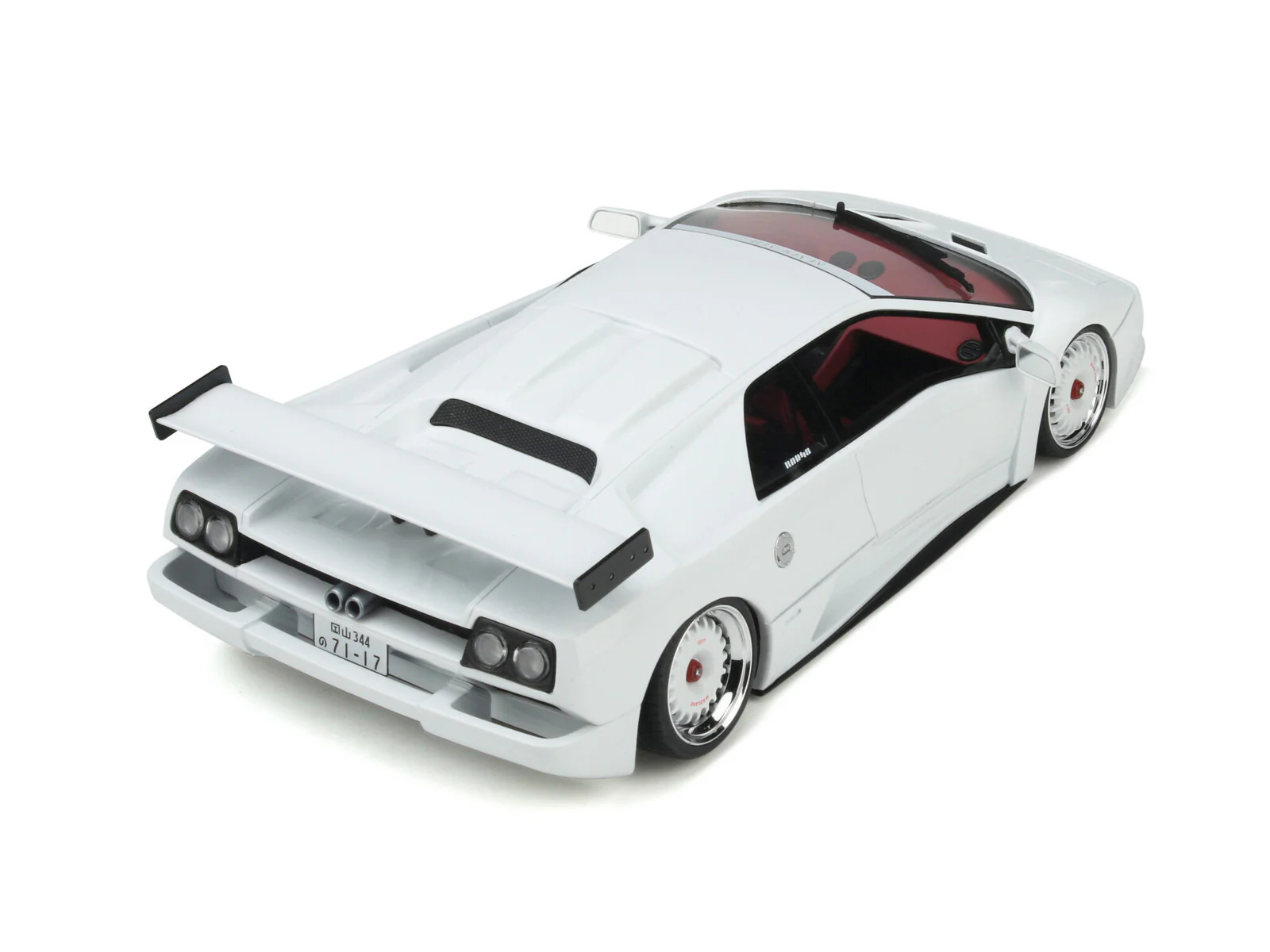 GT Spirit Lamborghini Diablo K.O. Kazuki Ohashi Madlane White 1:18 - Image 5