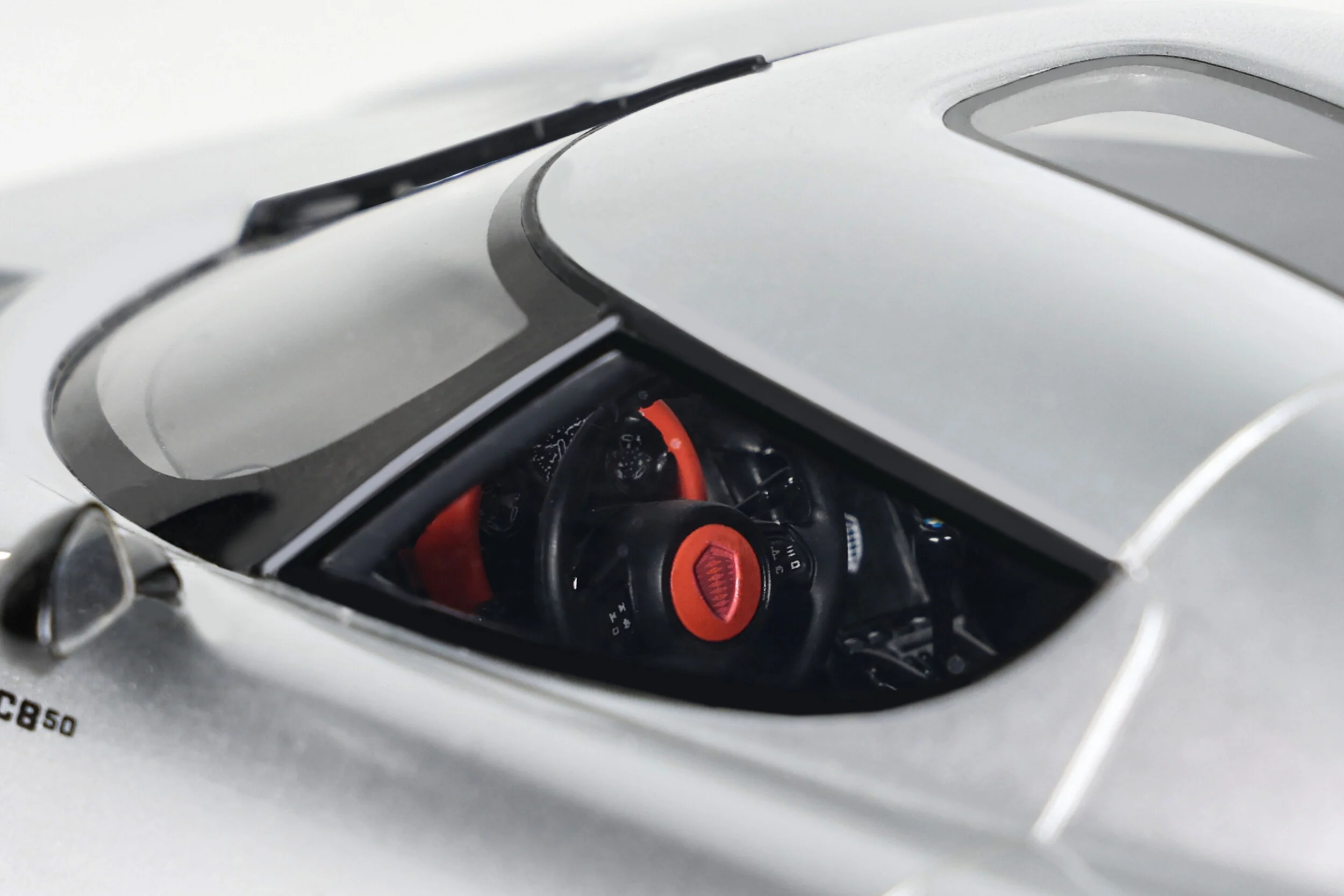GT Spirit Koenigsegg CC850 Moon Silver 1:18 - Image 9