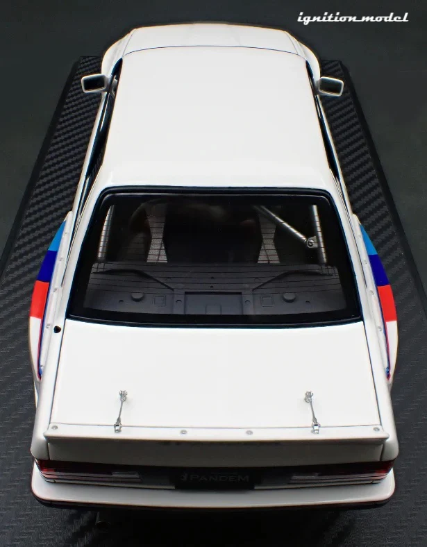 Ignition-Model BMW M3 Pandem 30 (E30) M-Design White 1:18 - Image 12