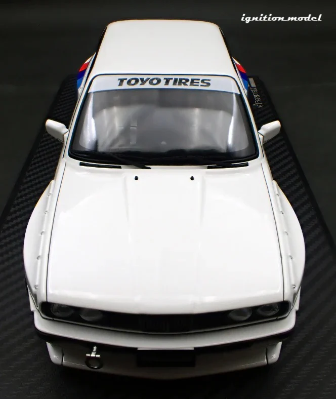 Ignition-Model BMW M3 Pandem 30 (E30) M-Design White 1:18 - Image 13