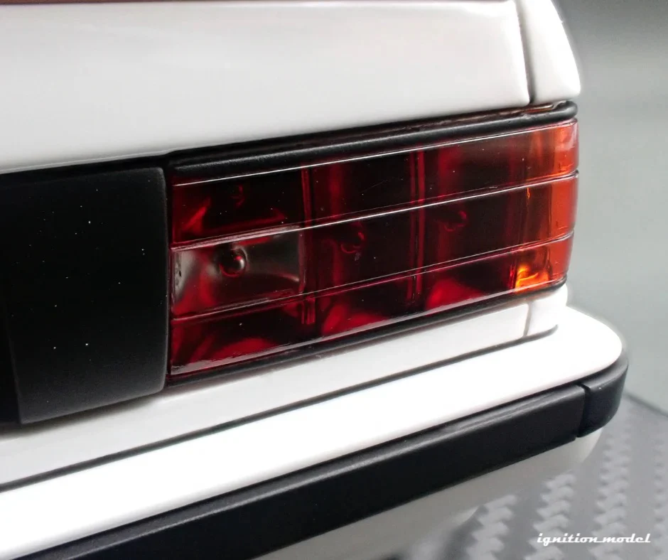 Ignition-Model BMW M3 Pandem 30 (E30) M-Design White 1:18 - Image 19