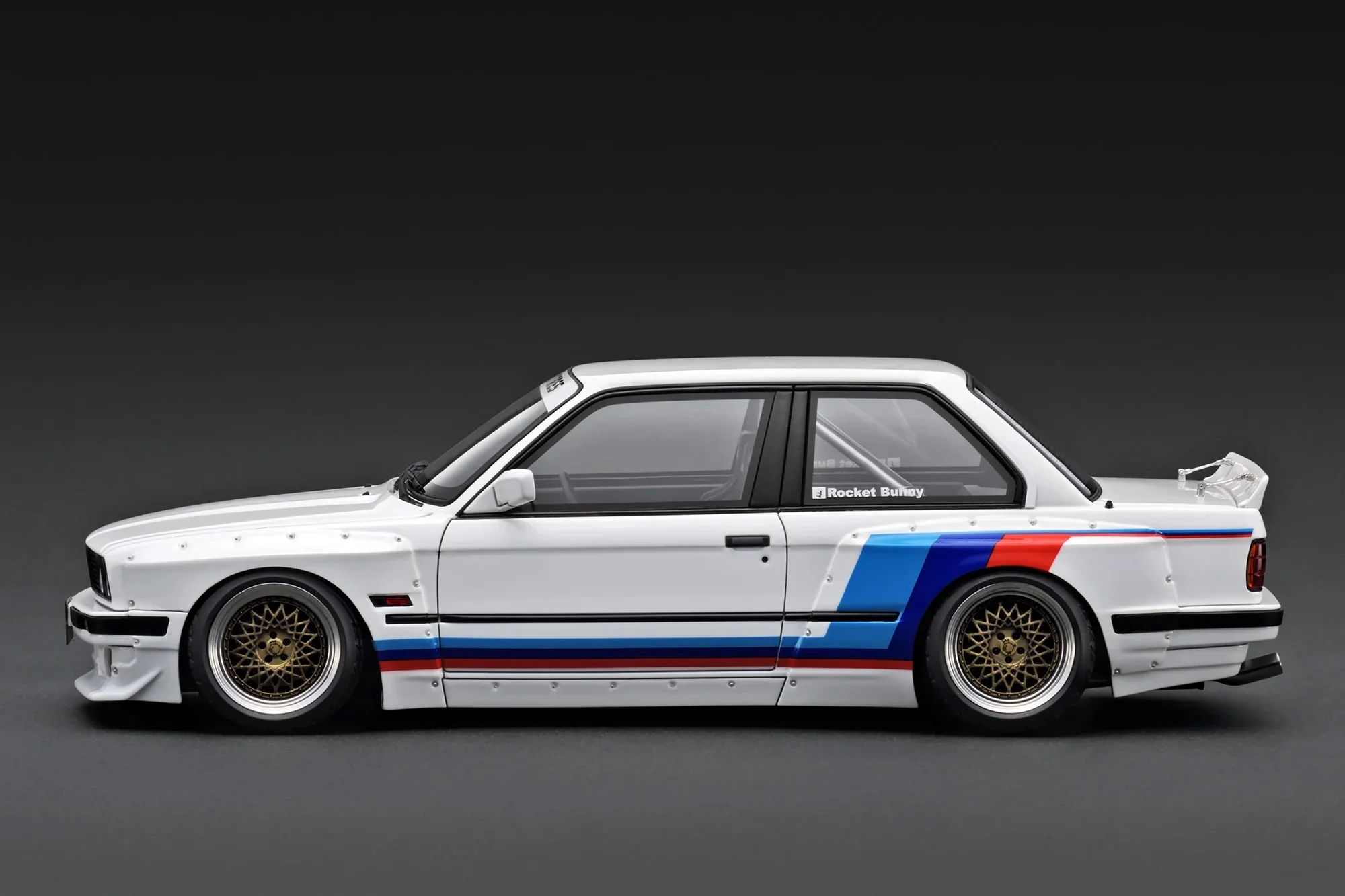 Ignition-Model BMW M3 Pandem 30 (E30) M-Design White 1:18 - Image 3