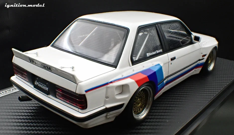 Ignition-Model BMW M3 Pandem 30 (E30) M-Design White 1:18 - Image 5