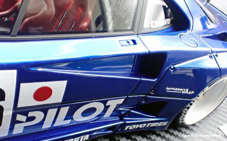 Ignition-Model Ferrari F40 LBWK LB-Works 40 Japan Blue Pilot 1:18 - Image 12