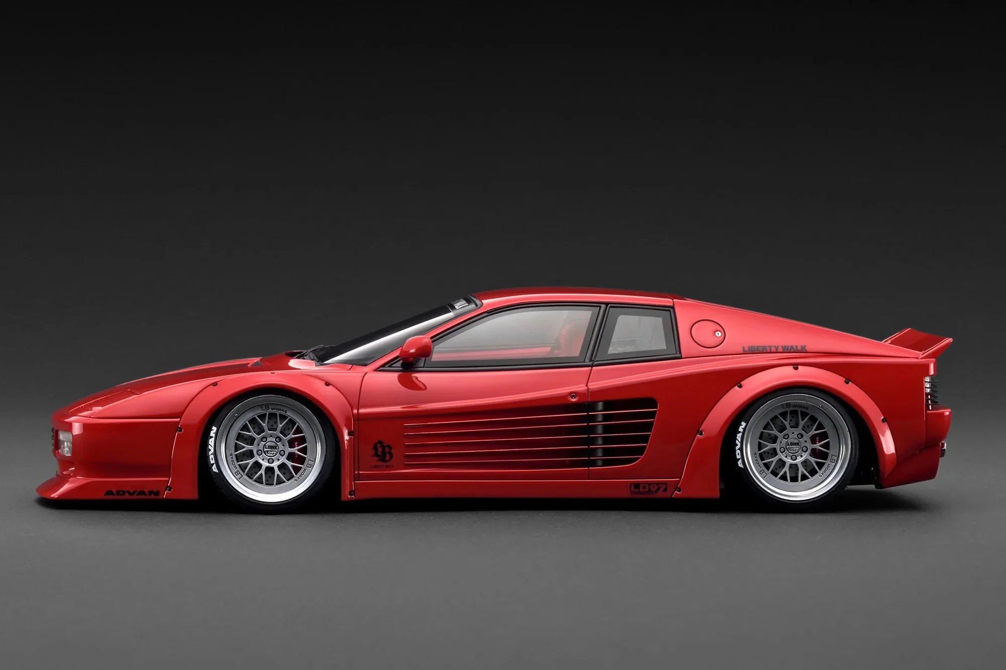 Ignition-Model Ferrari Testarossa 512 LBWK LB-Works Rosso Corsa Red 1:18 - Image 3