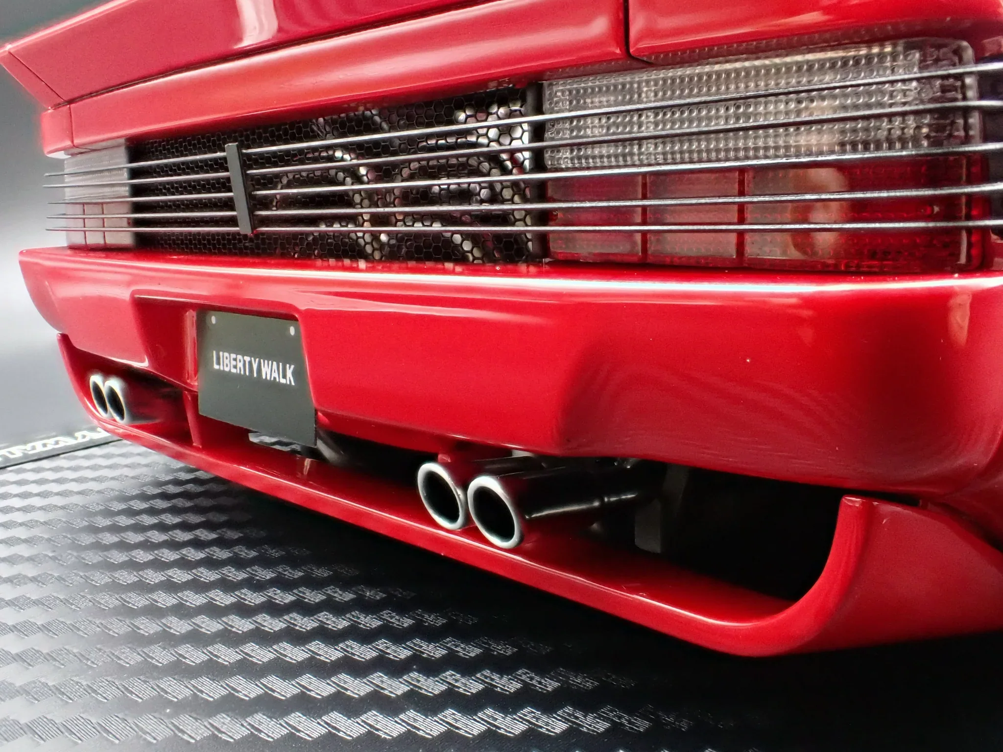 Ignition-Model Ferrari Testarossa 512 LBWK LB-Works Rosso Corsa Red w/ Black Wheels 1:18 - Image 6