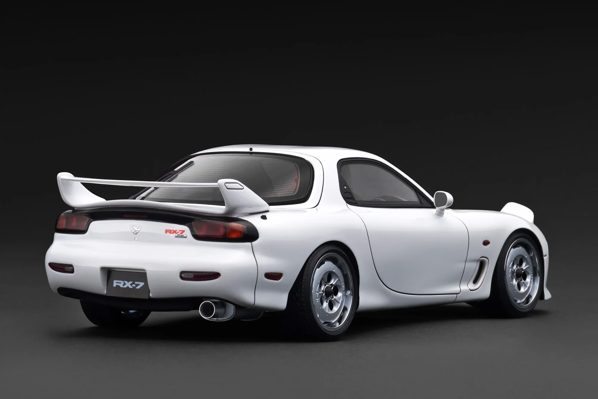 Ignition-Model Mazda RX-7 (FD3S) MazdaSpeed A-Spec White 1:18 - Image 2