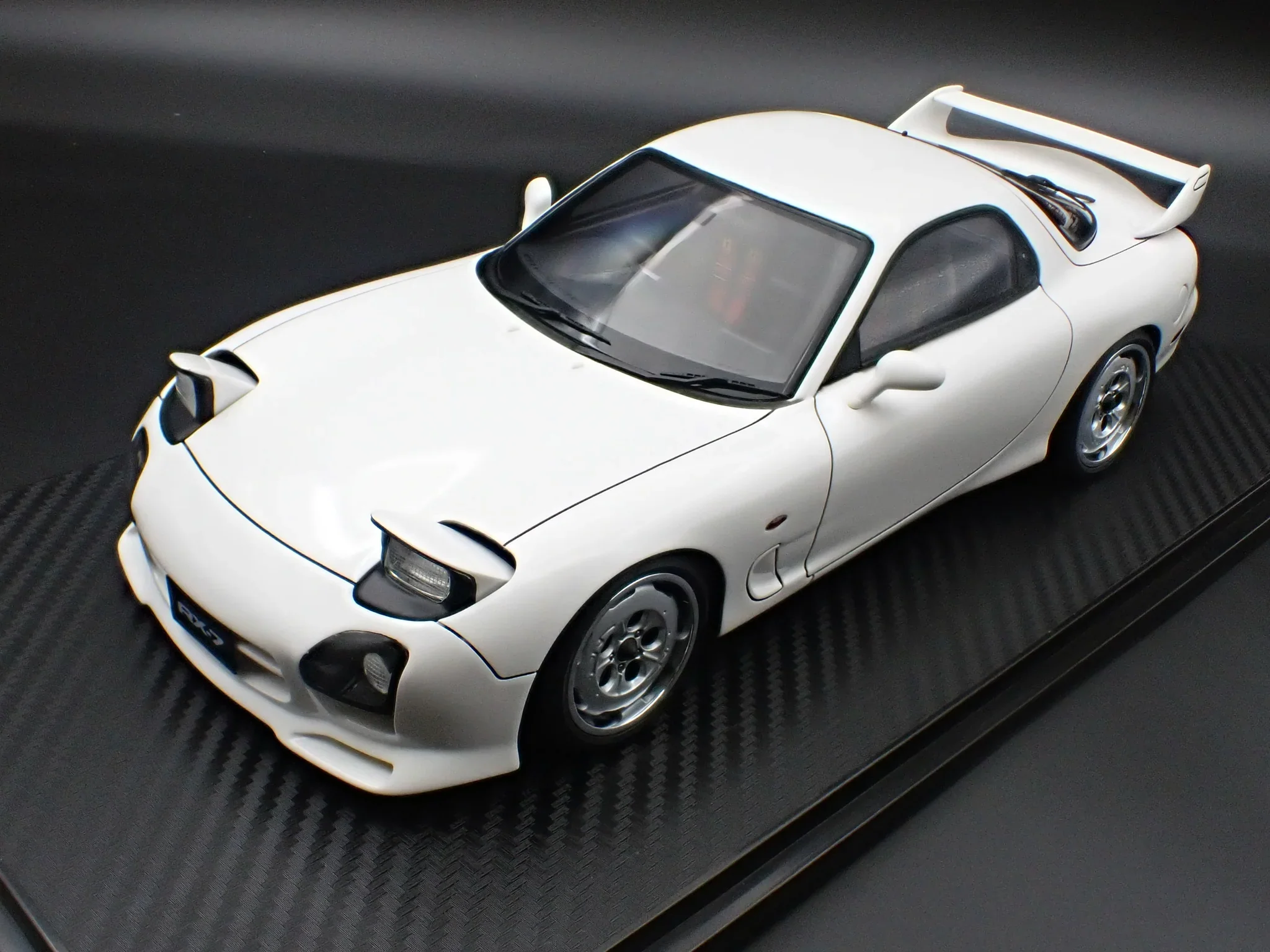 Ignition-Model Mazda RX-7 (FD3S) MazdaSpeed A-Spec White 1:18 - Image 5