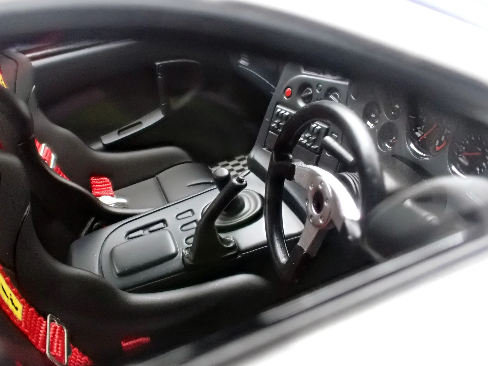 Ignition-Model Mazda RX-7 (FD3S) MazdaSpeed A-Spec White 1:18 - Image 9