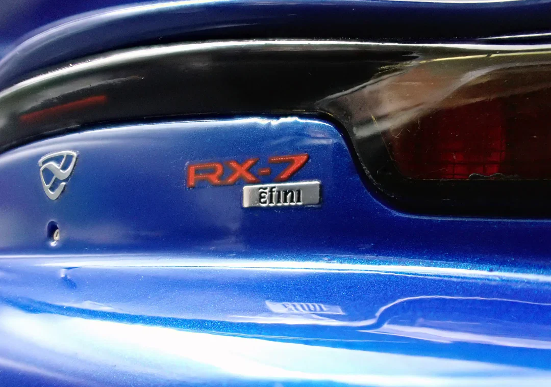 Ignition-Model Mazda RX-7 (FD3S) MazdaSpeed A-Spec Blue Metallic 1:18 - Image 6