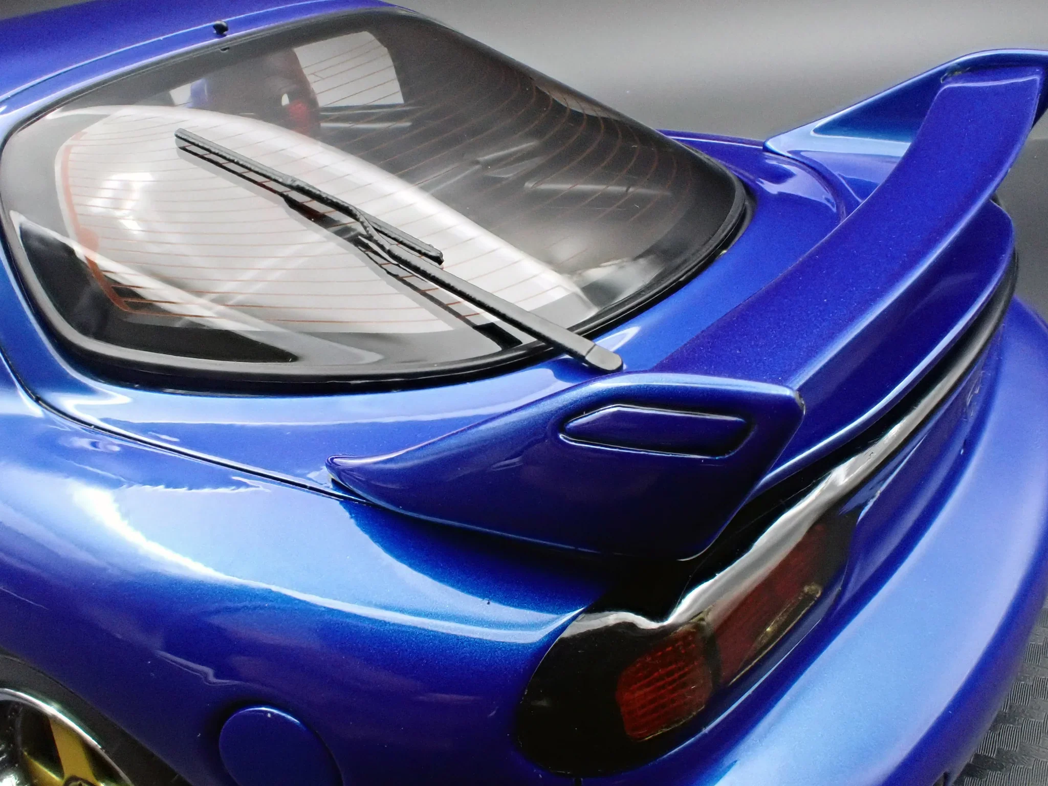 Ignition-Model Mazda RX-7 (FD3S) MazdaSpeed A-Spec Blue Metallic 1:18 - Image 7