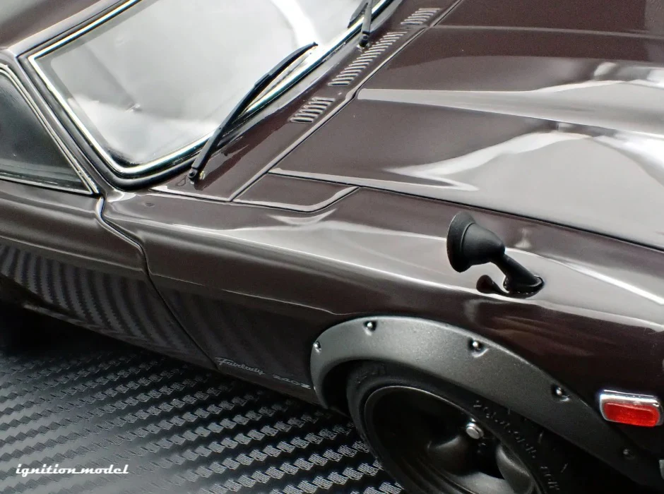 Ignition-Model Nissan Fairlady 240ZG HS30 Maroon Red Metallic 1:18 - Image 16