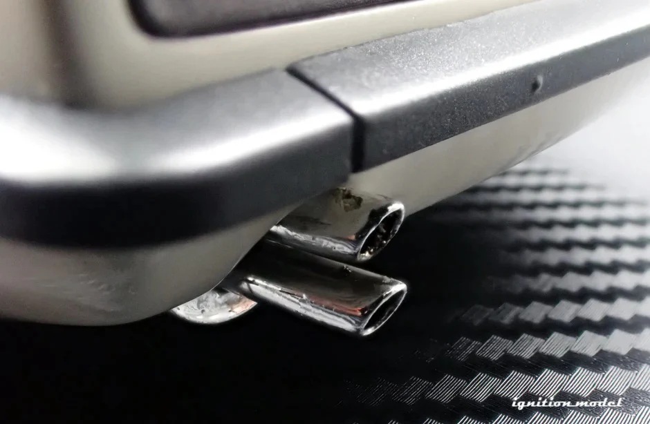 Ignition-Model Nissan Fairlady 240ZG HS30 White 1:18 - Image 17