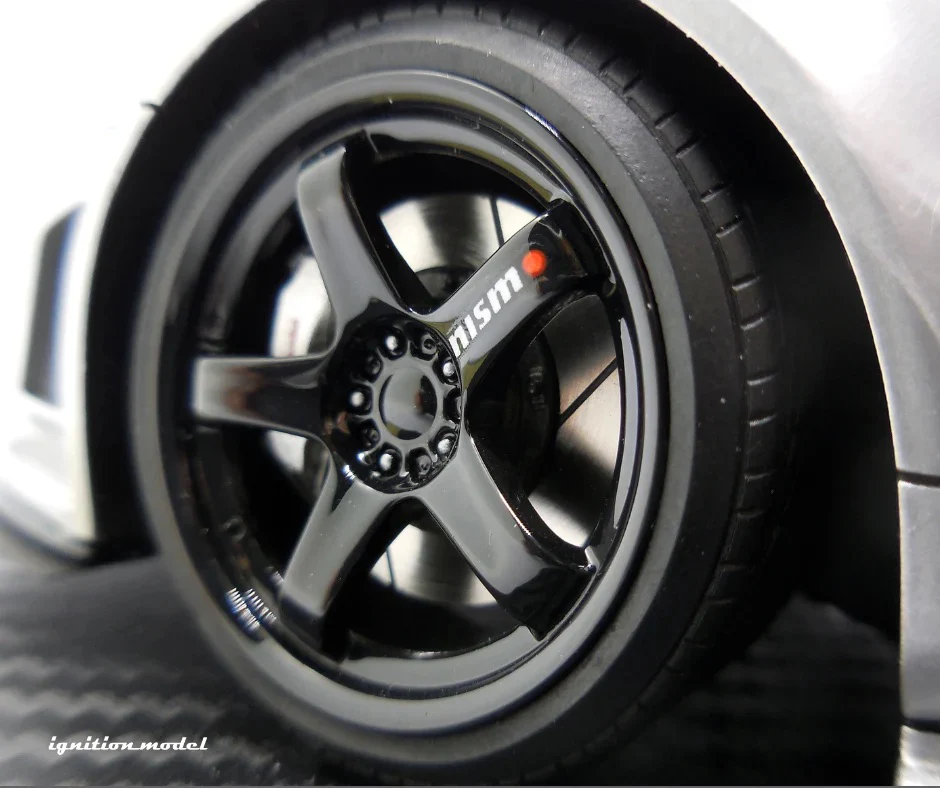 Ignition-Model Nissan Nismo GT-R R34 (BNR34) Z-tune PROTOTYPE RHD Silver 1:18 - Image 5