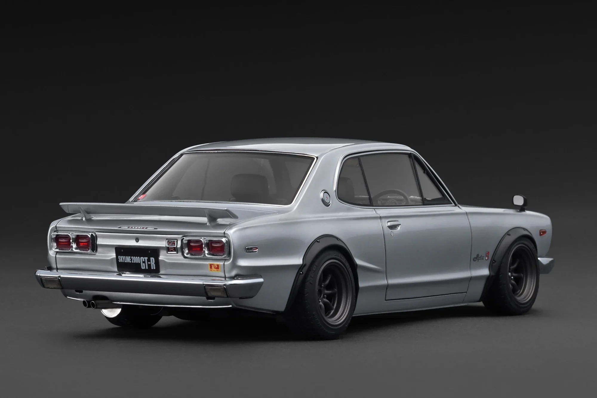 Ignition-Model Nissan Skyline 2000 GT-R (KPGC10) Silver 1:18 - Image 2
