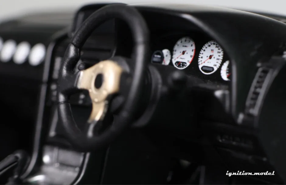 Ignition-Model Nissan Skyline GT-R R34 (BNR34) Top Secret 34GT-R RHD Gold w/ Carbon Fiber Hood 1:18 - Image 6