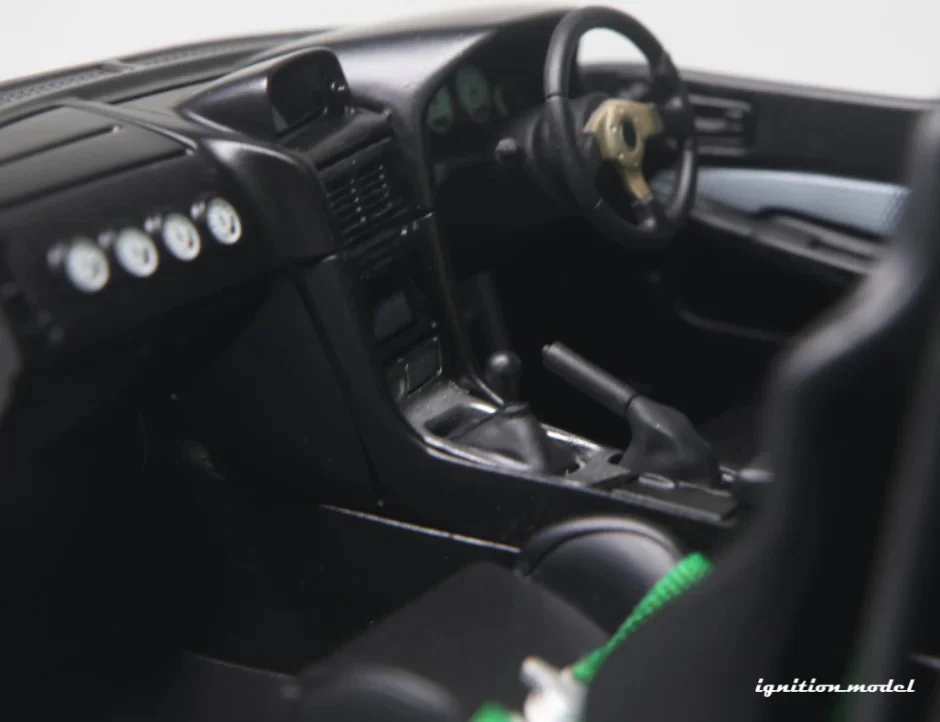 Ignition-Model Nissan Skyline GT-R R34 (BNR34) Top Secret 34GT-R RHD Stealth Grey w/ Carbon Fiber Hood 1:18 - Image 5
