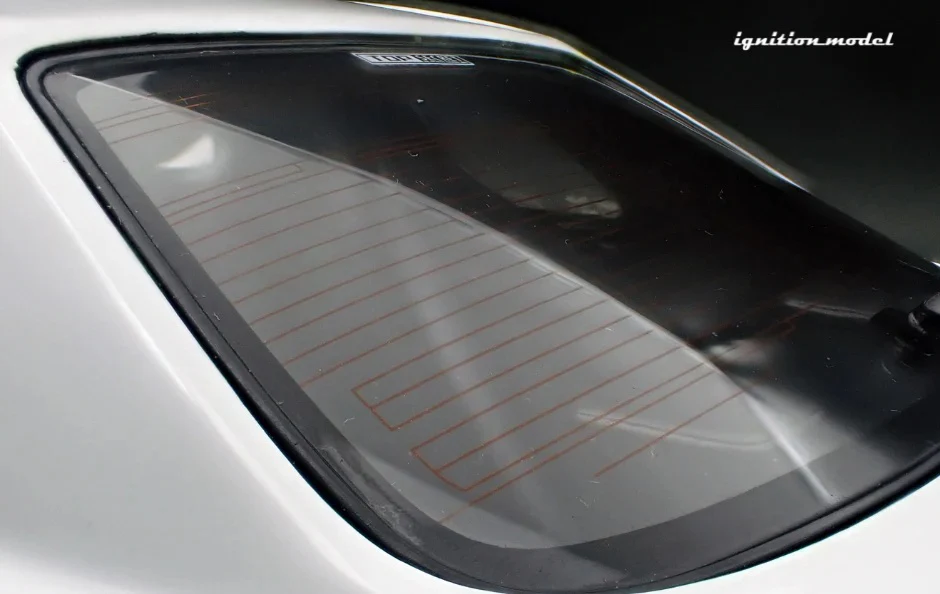 Ignition-Model Nissan Skyline GT-R R34 (BNR34) Top Secret 34GT-R RHD White 1:18 - Image 19
