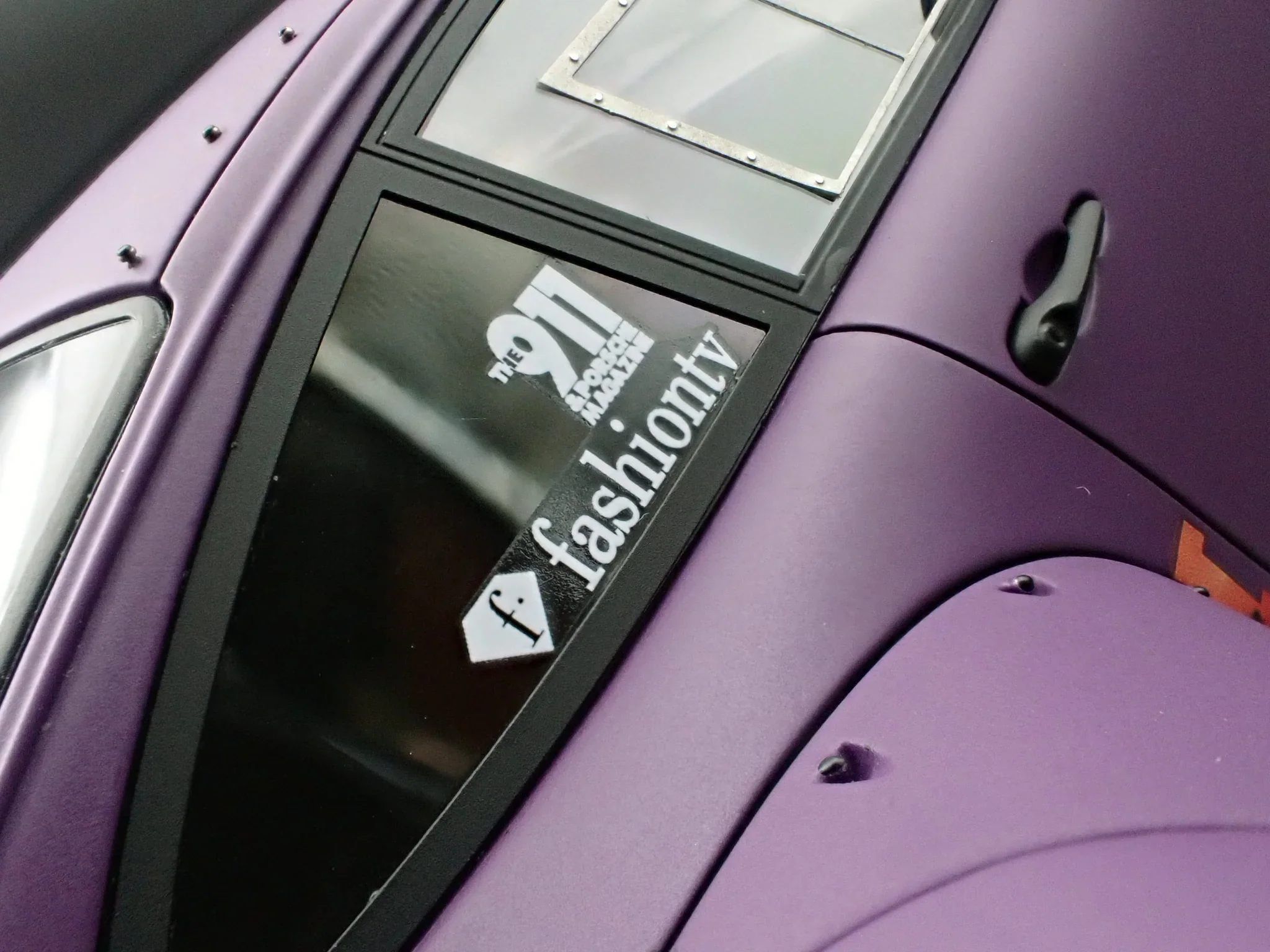 Ignition Model Porsche 993 RWB Widebody "Rotana" Matte Purple 1:18 - Image 17