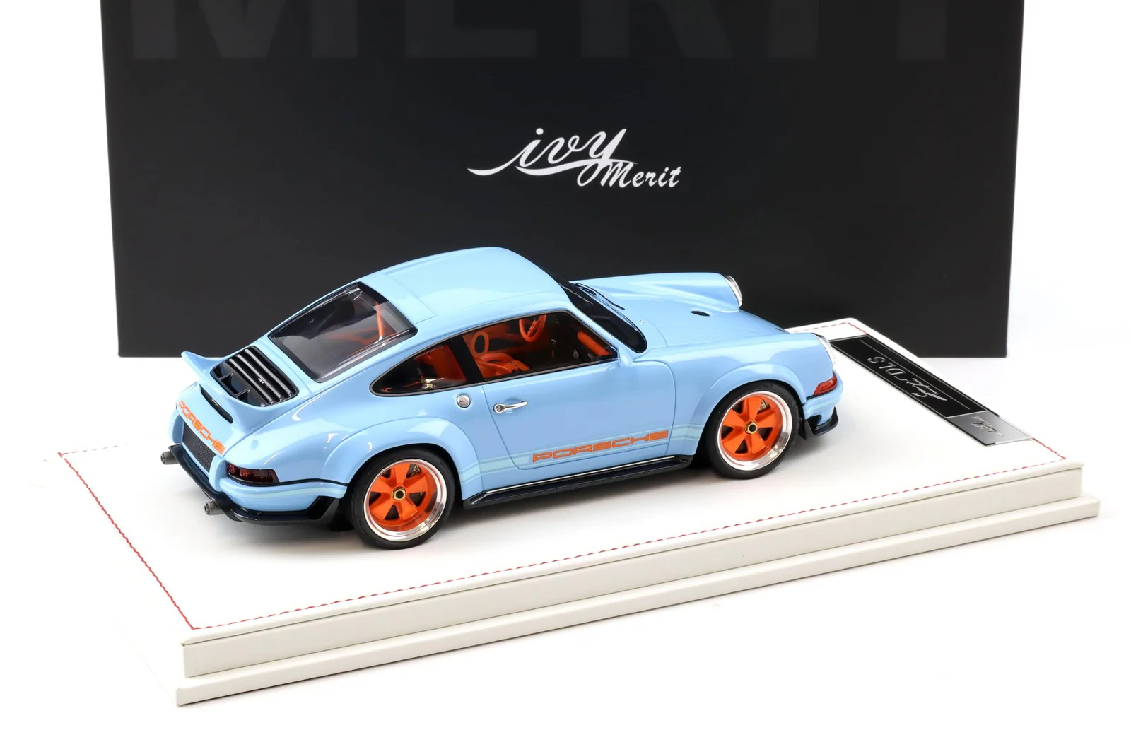 Ivy Merit 2023 Porsche 911 Singer DLS Gulf Blue WITH DISPLAY 1:18 - Image 3
