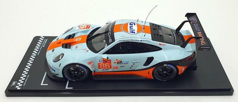 Ixo 2018 Porsche 911 991.2 GT3 RSR 4.0L Team Gulf Racing No 86 Le Mans 2018 Lt Blue/Orng/Black 1:18 - Image 4