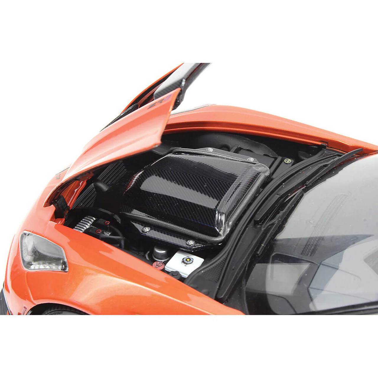 Ixo 2019 Chevy Corvette ZR1 Sebring Orange Tintcoat 1:18 - Image 3