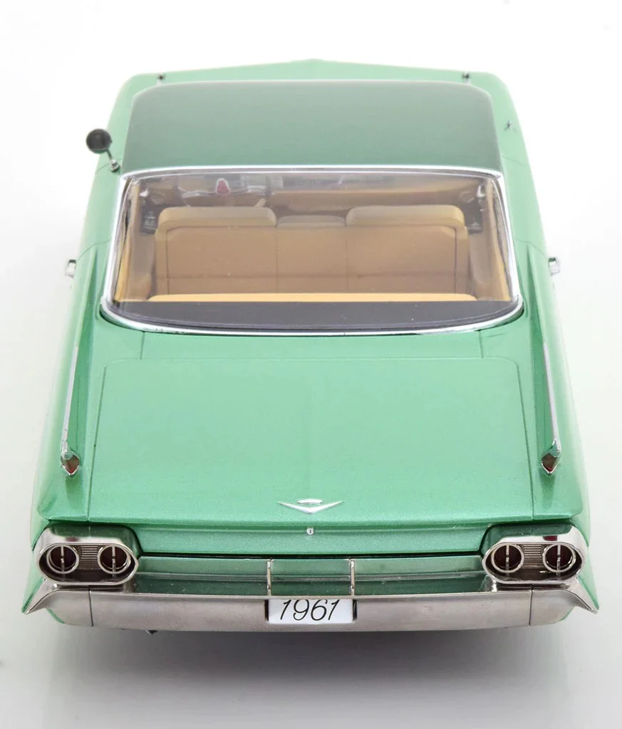 KK Scale 1961 Cadillac Series 62 Coupe DeVille Light Green Metallic 1:18 - Image 5