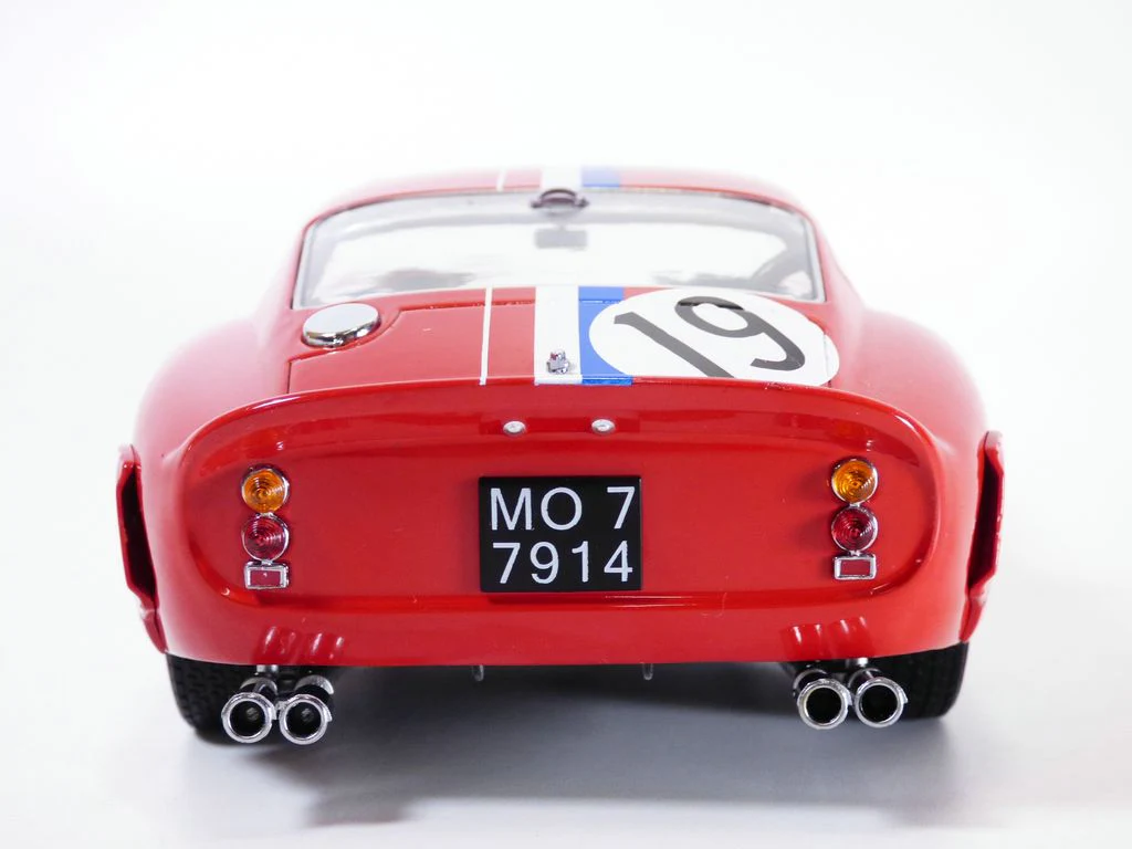 KK Scale 1962 Ferrari 250 GTO #19 24hr Le Mans 1962 Red 1:18 - Image 5