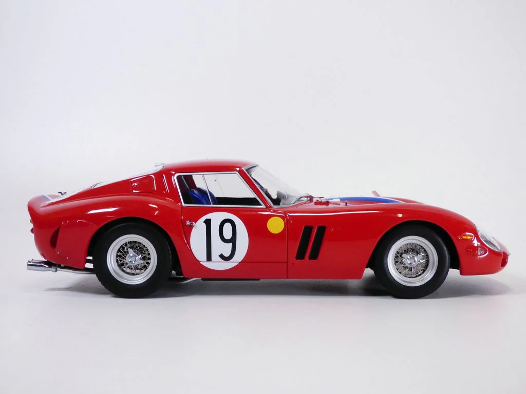 KK Scale 1962 Ferrari 250 GTO #19 24hr Le Mans 1962 Red 1:18 - Image 6