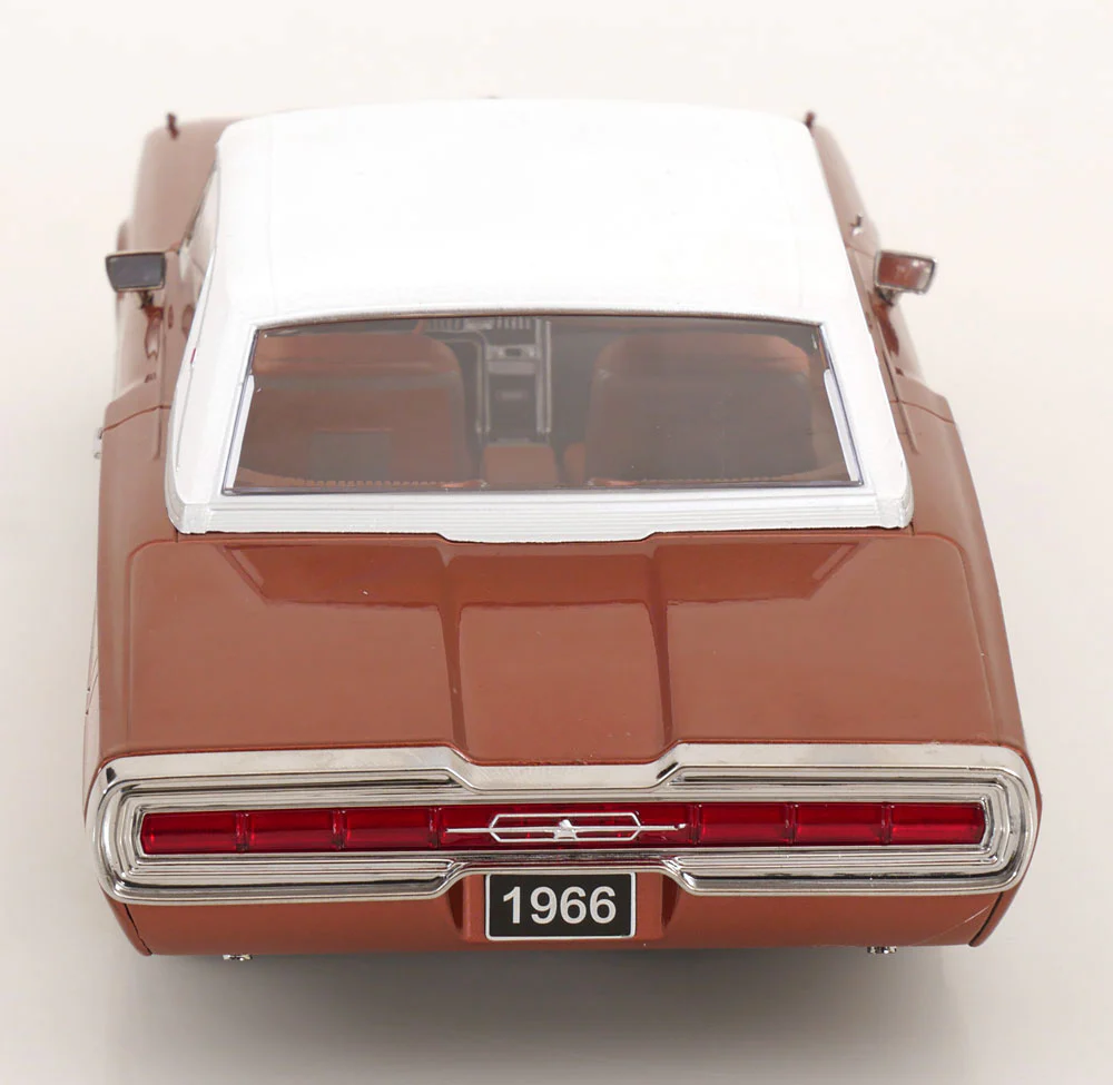 KK Scale 1966 Ford Thunderbird Coupe Copper Metallic 1:18 - Image 5