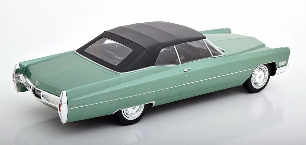 KK Scale 1967 Cadillac DeVille with Softtop Green Metallic 1:18 - Image 3