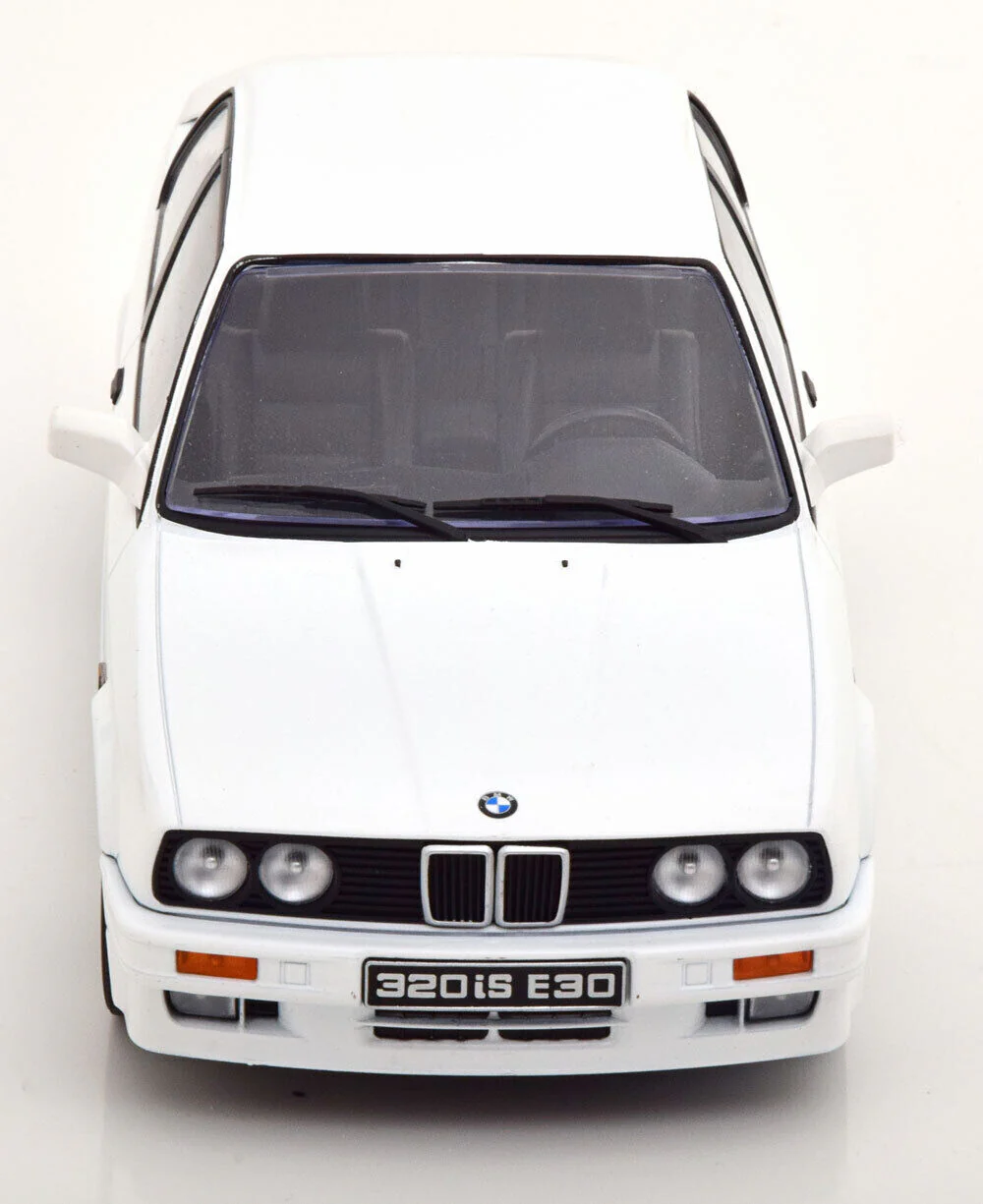 KK-Scale 1989 BMW M3 Italo 320iS (e30) Coupe White 1:18 - Image 5