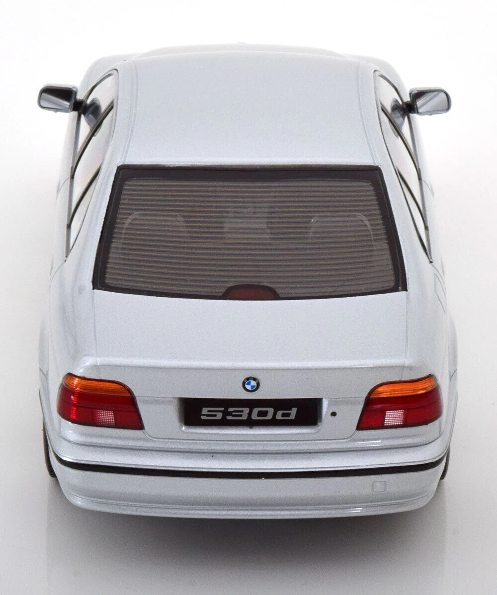 KK-Scale 1995 BMW 530d (e39) Sedan Silver Metallic 1:18 - Image 5