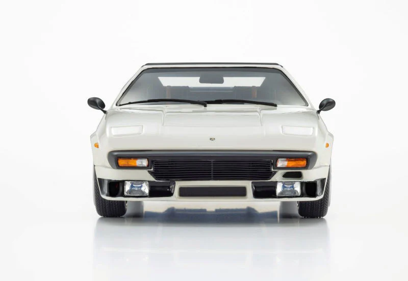 Kyosho 1976 Lamborghini Silhouette Coupe White 1:18 - Image 4