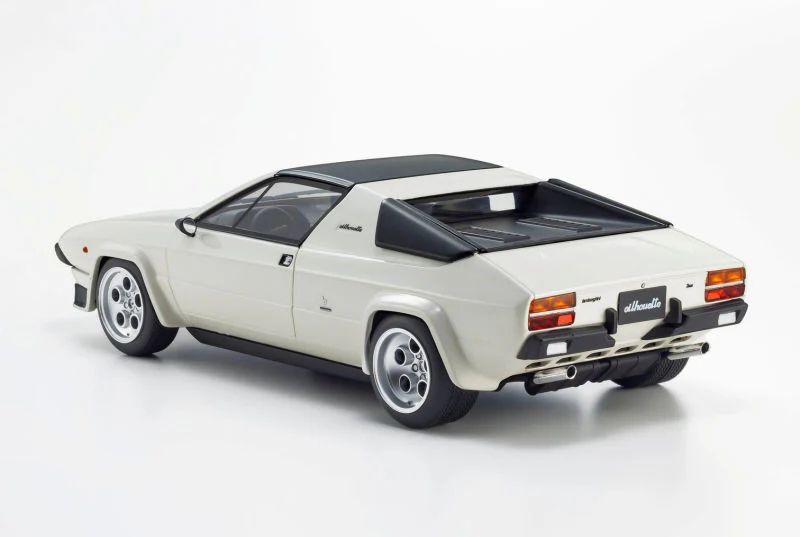 Kyosho 1976 Lamborghini Silhouette Coupe White 1:18 - Image 7