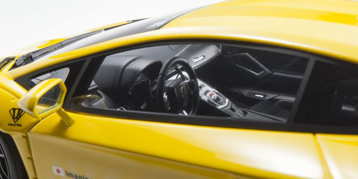 Kyosho Lamborghini Aventador LB Works Yellow 1:18 - Image 3