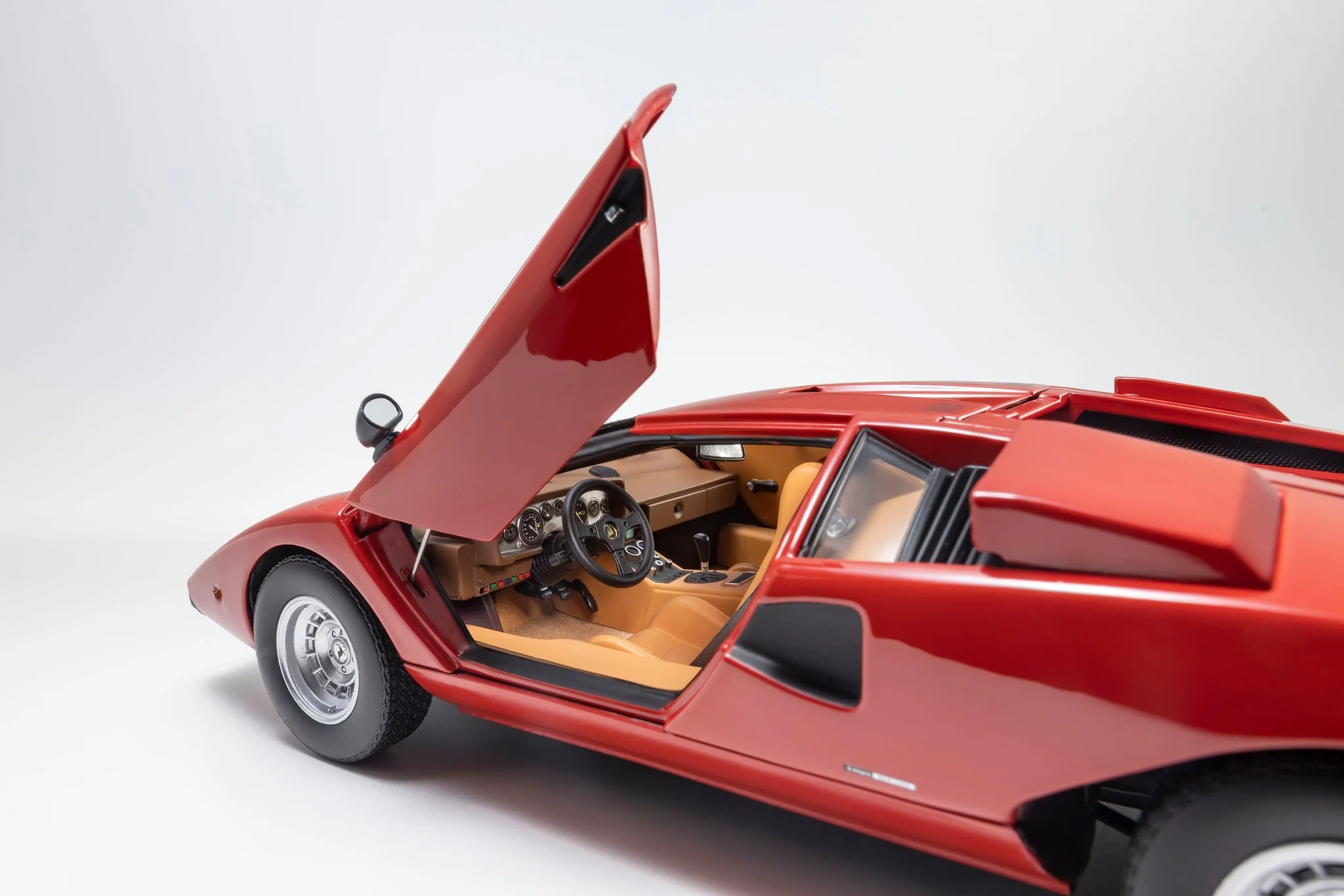 Kyosho Lamborghini Countach LP400 Red 1:18 - Image 5