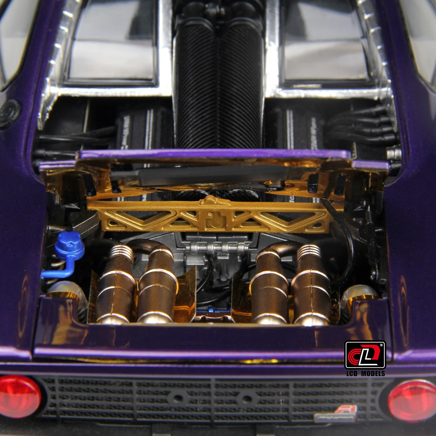 LCD 1993 Mclaren F1 Pearl Purple Metallic 1:18 - Image 21