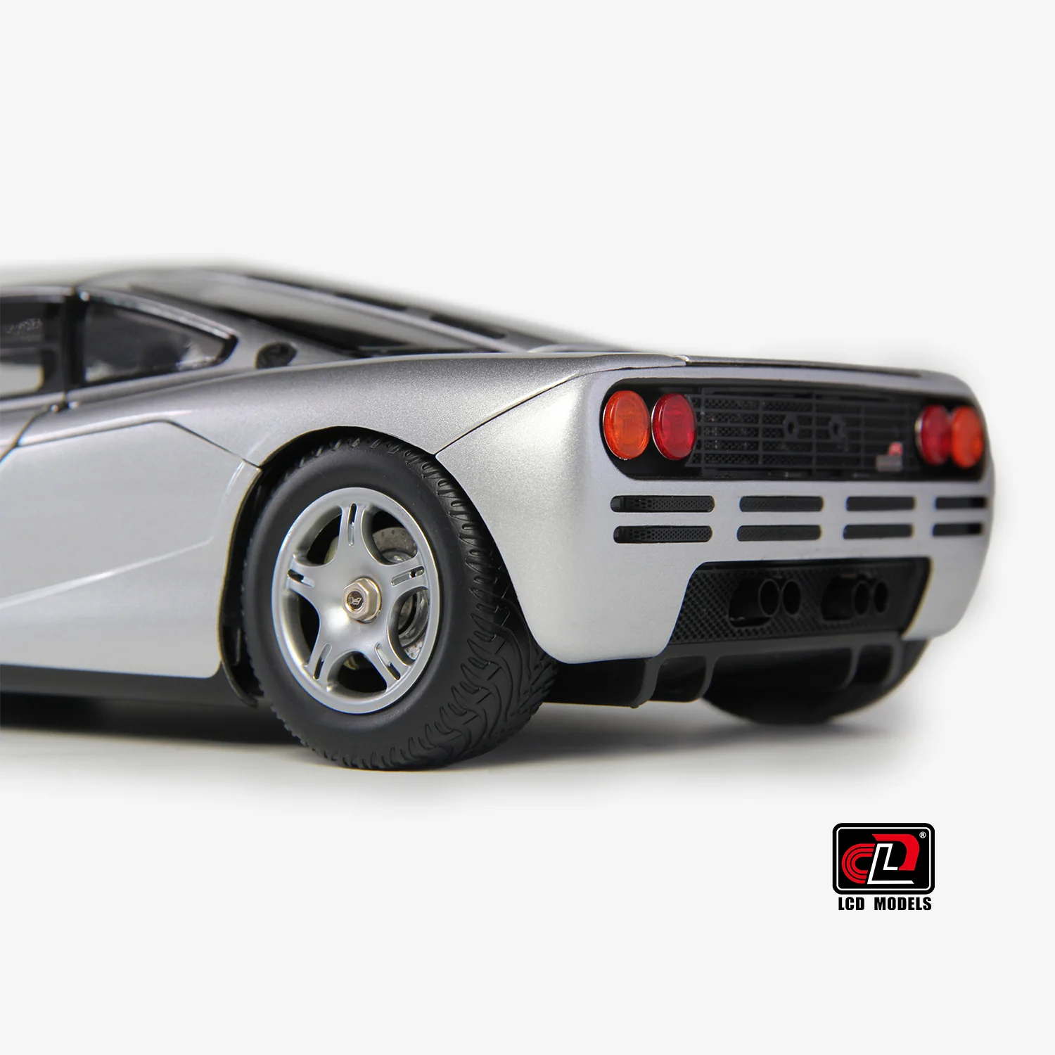 LCD 1993 Mclaren F1 XP5 Silver Metallic 1:18 - Image 11