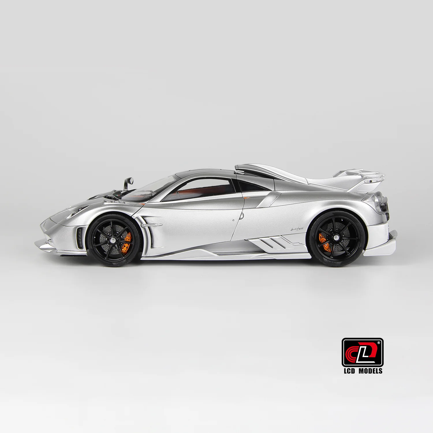 LCD 2020 Pagani Imola Silver w/ Black Wheels 1:18 - Image 6