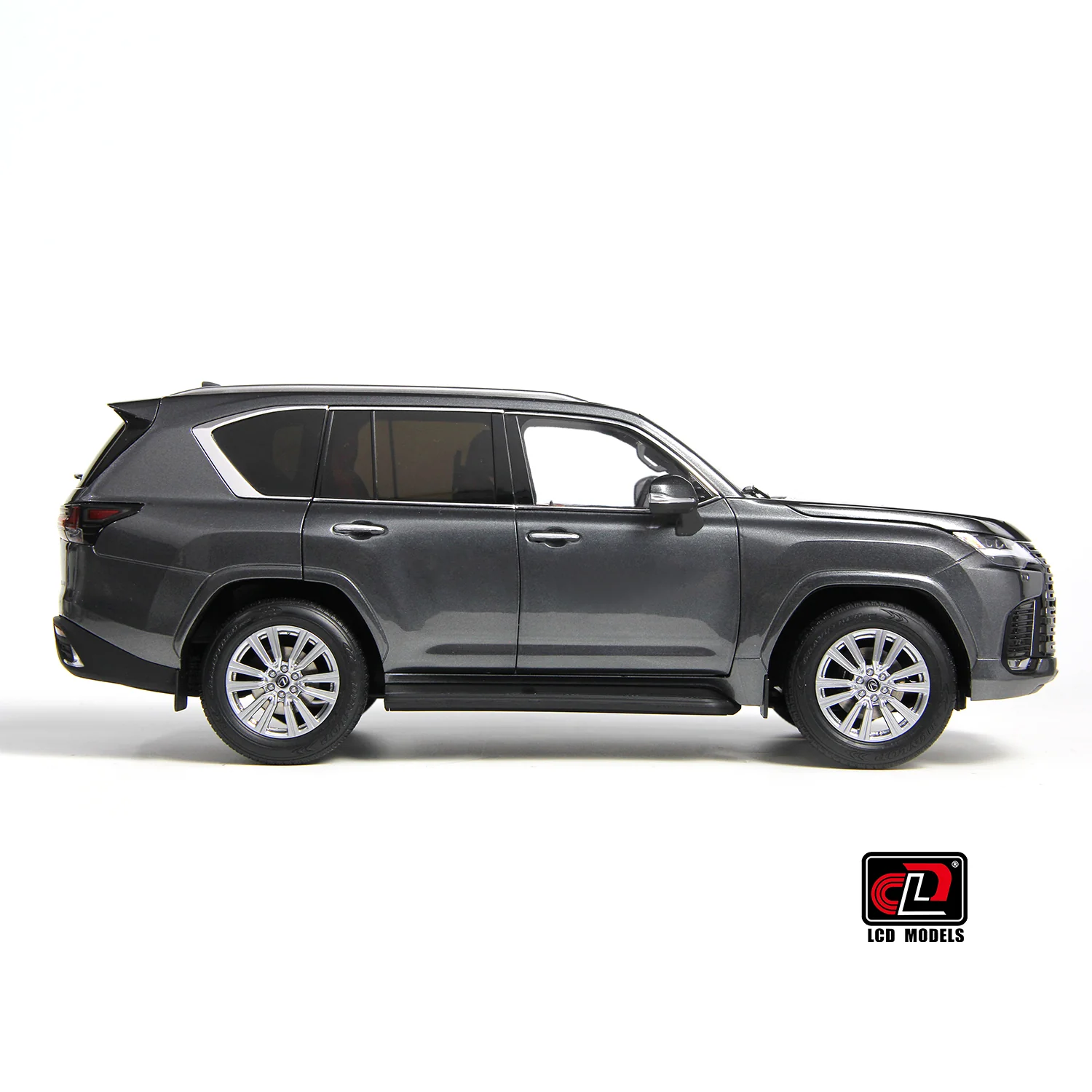 LCD 2024 Lexus LX600 Grey Metallic 1:18 - Image 4