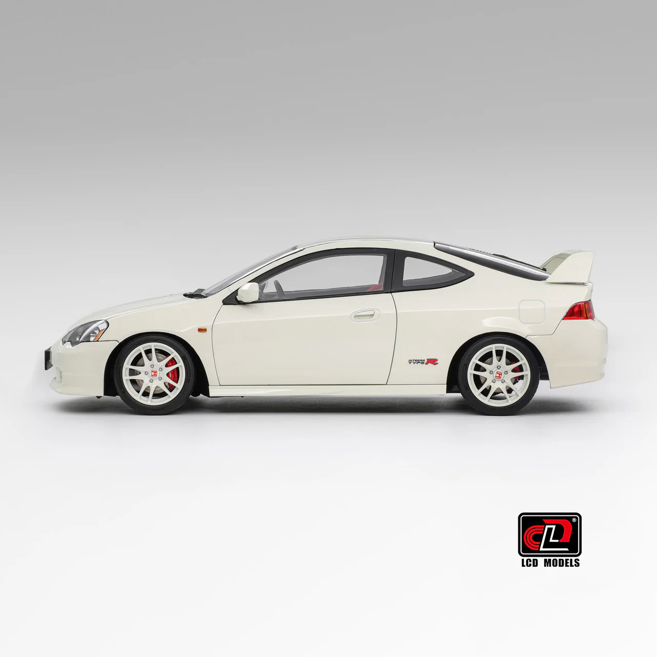 LCD Honda Integra (RSX) DC5 Type-R White 1:18 - Image 4