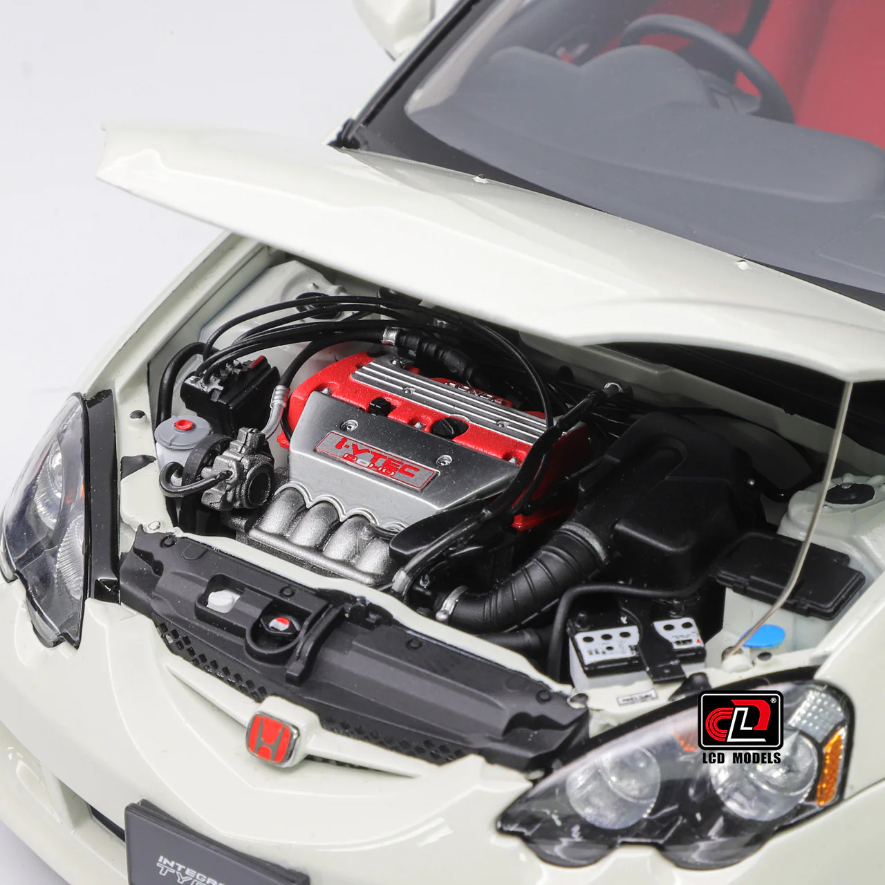 LCD Honda Integra (RSX) DC5 Type-R White 1:18 - Image 5
