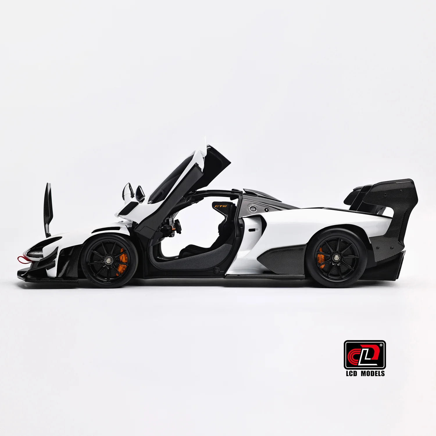 LCD Mclaren Senna GTR White 1:18 - Image 2