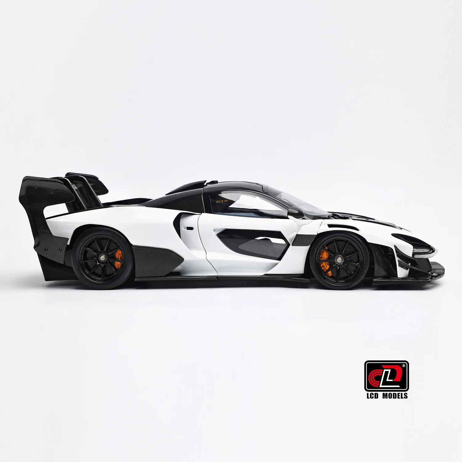 LCD Mclaren Senna GTR White 1:18 - Image 7