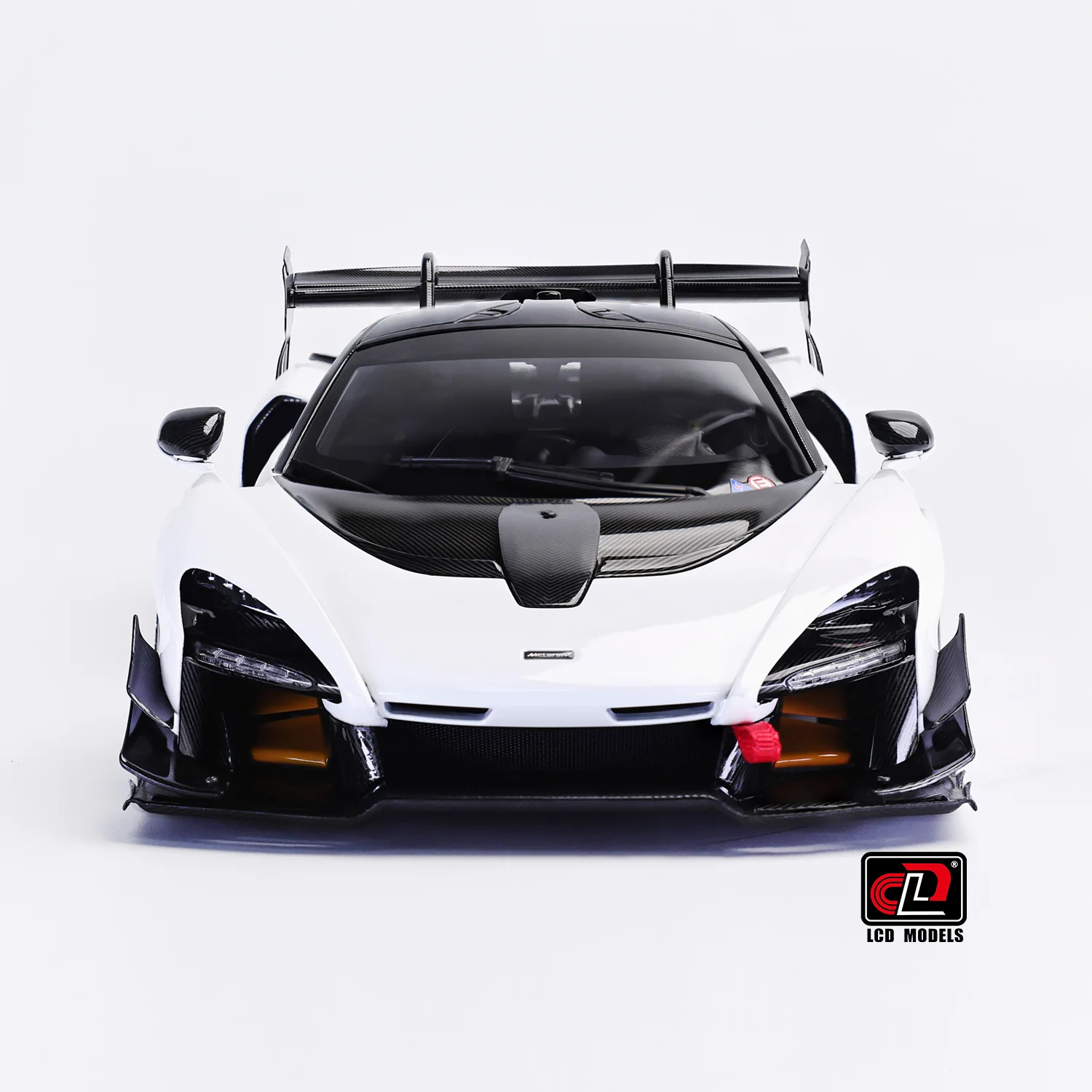 LCD Mclaren Senna GTR White 1:18 - Image 8