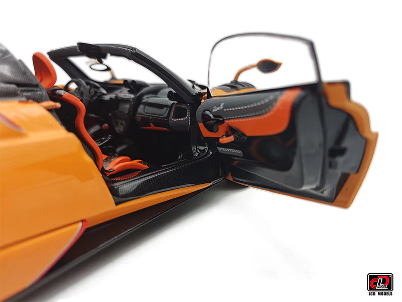 LCD Pagani Huayra BC Roadster Orange & Carbon 1:18 - Image 21