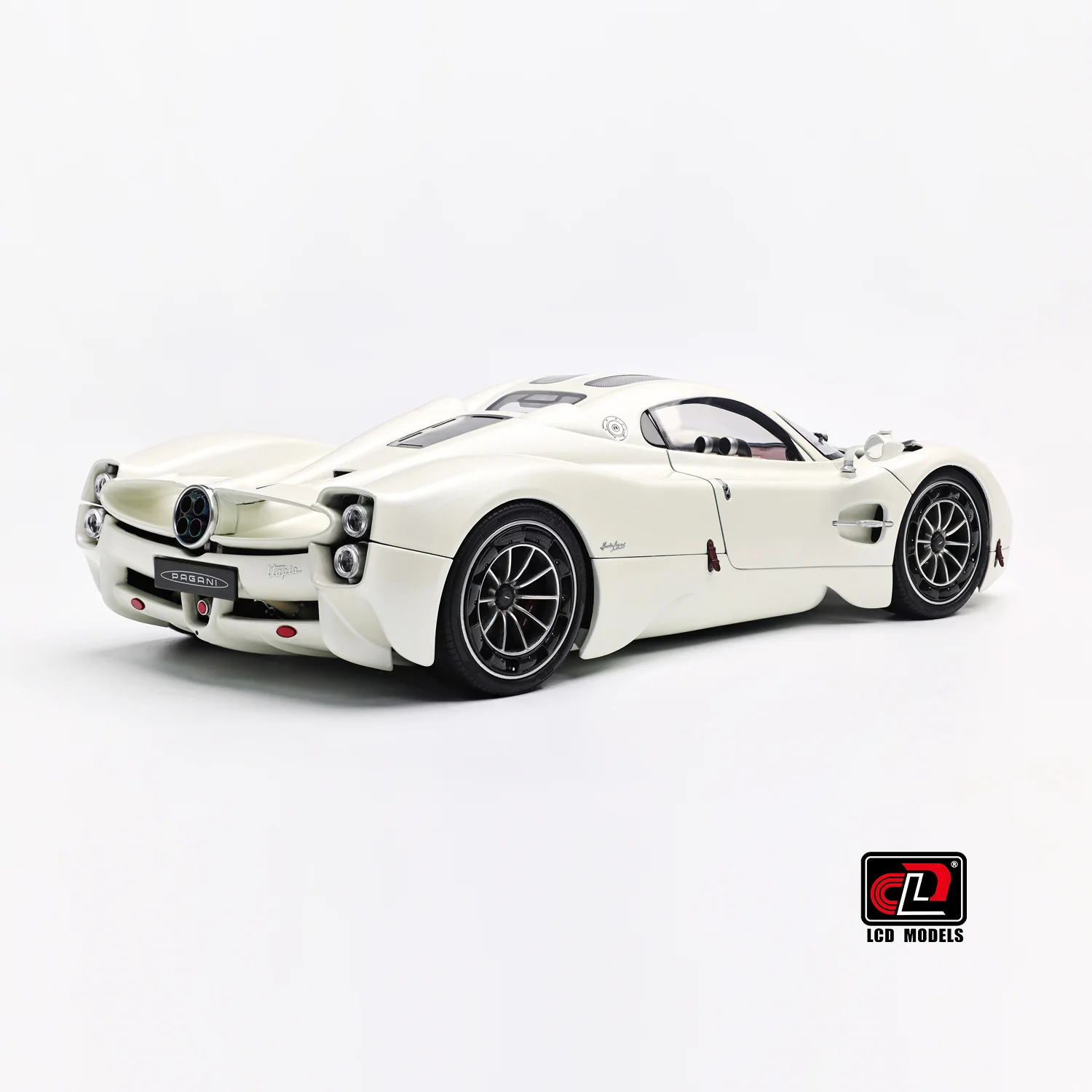 LCD Pagani Utopia Matte Pearl White 1:18 - Image 11