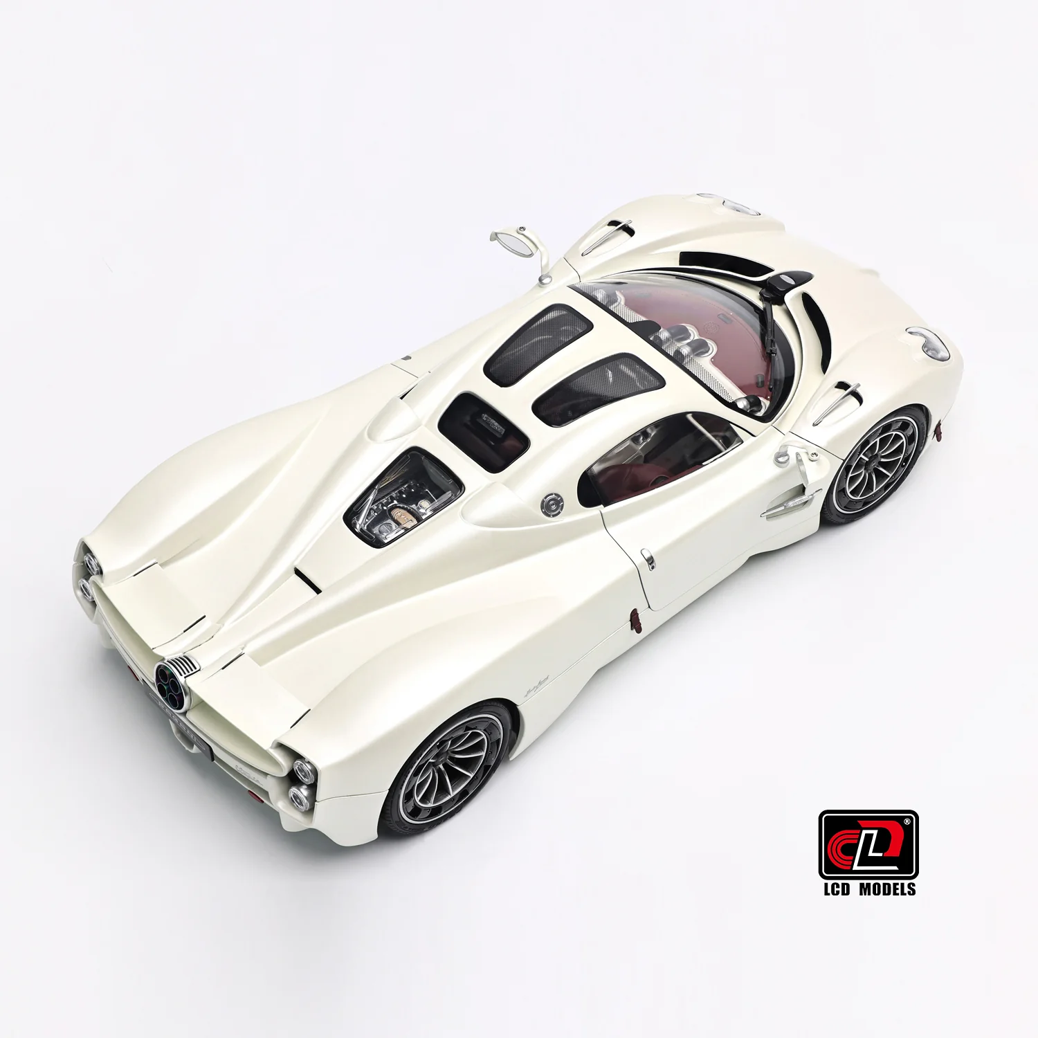 LCD Pagani Utopia Matte Pearl White 1:18 - Image 9