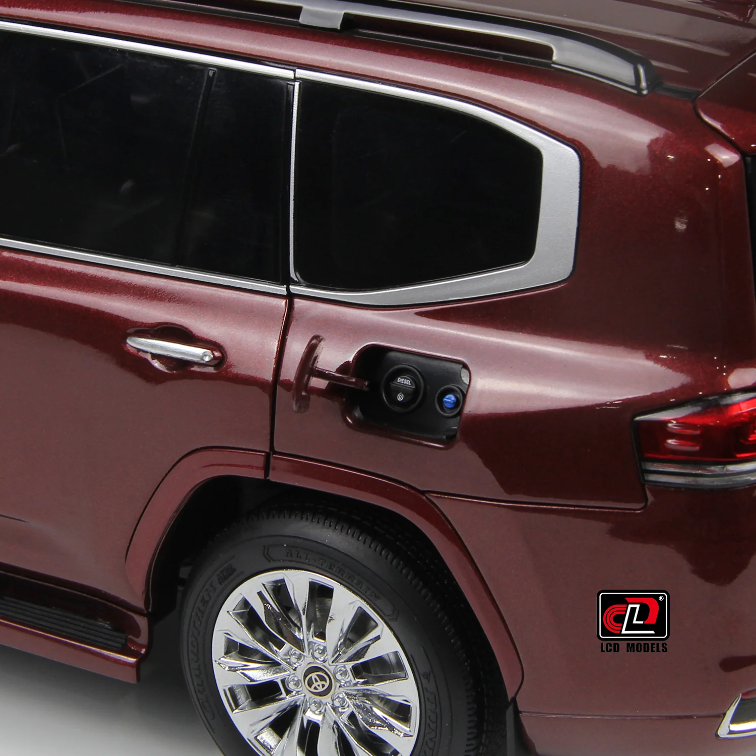 LCD Toyota Land Cruiser 300-ZX Dark Red 1:18 - Image 20